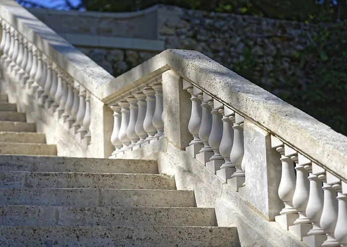 D'hotes De Chateau Renon Bed & Breakfast 3*